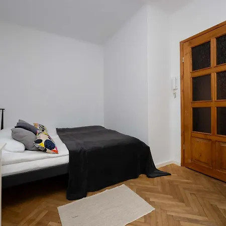 Apartamento Bonifraterska Cozy Near The Old Town In By Renters
